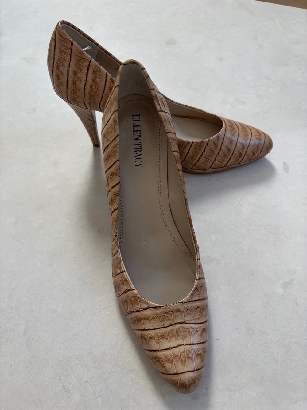 Ellen Tracy Women’s Tan Croc-Embossed Pointed Toe Pumps